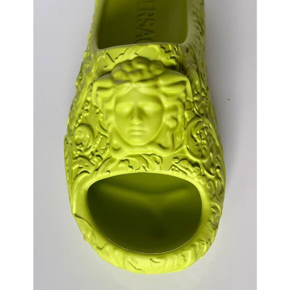 NIB $525 Versace Medusa Head Slides Pool Sandals Green 8 US (41 Eu) 1005746 IT - Picture 4 of 13